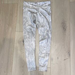 ALO YOGA White and Gray Snakeskin Legging, Size XS
